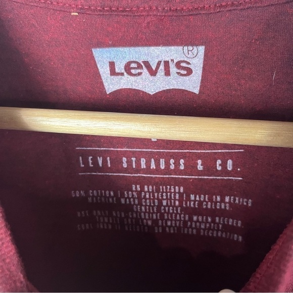 Levi's Red White Logo Graphic Crewneck Short Sleeve T-Shirt L - Picture 4 of 4